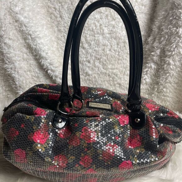 BETSEY JOHNSON Full SEQUINS RED ROSES Tote HOBO Weekender Bag - Picture 9 of 16